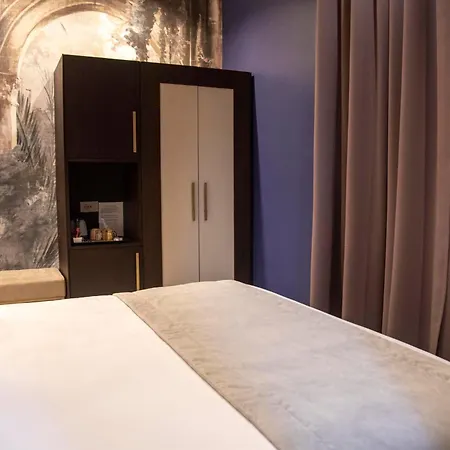 Adelaide Dreams Rome