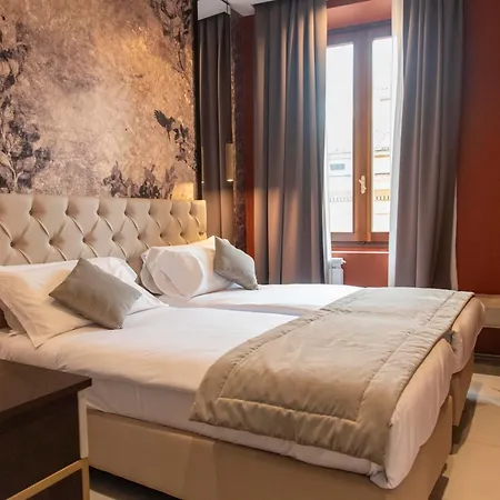 Adelaide Dreams 4*
