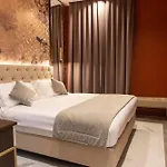 Adelaide Dreams 4*